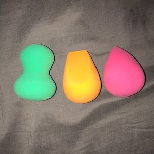 3 piece makeup sponge set. Unused